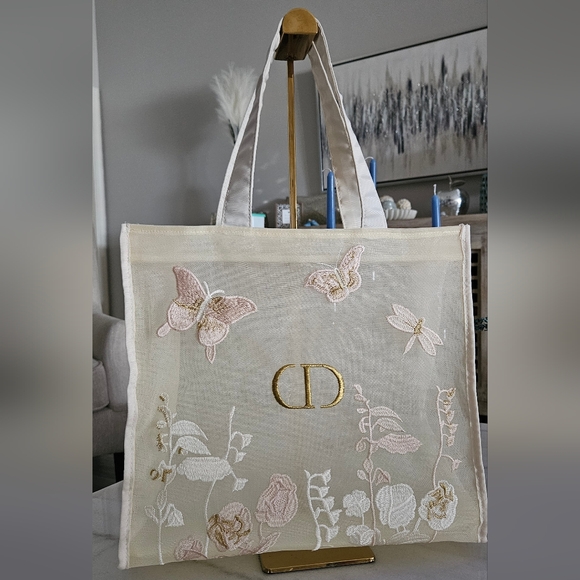 Christian Dior Beauty Butterfly Embroidered Mesh Tote – Gift With Purchase - Picture 13 of 14